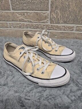 Converse Kids Low Top Canvas Sneakers in Pale Yellow Size 6.5